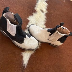 Cowhide boots never worn